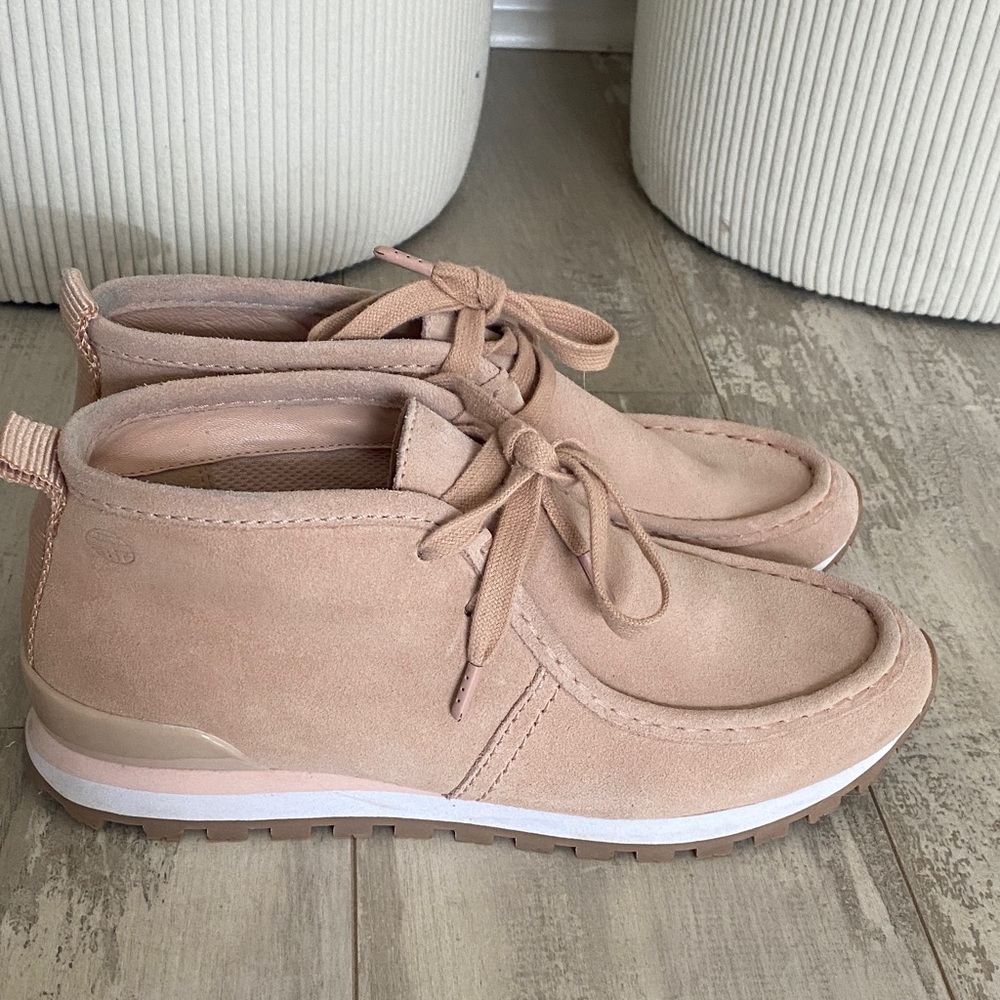 Women’s Tory Burch  Pink Suede Lace-Up Casual Shoes size 8